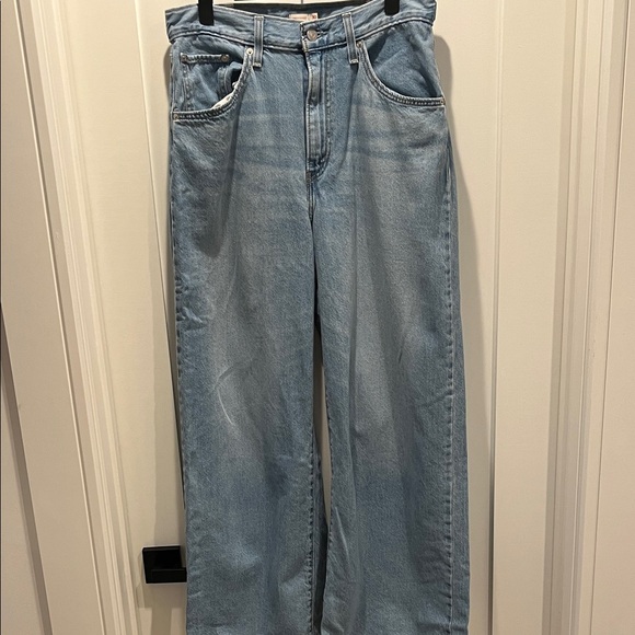 Levi's Denim - Levi's Light Wash Cinch Waist Wide Leg Jeans. Worn Once.